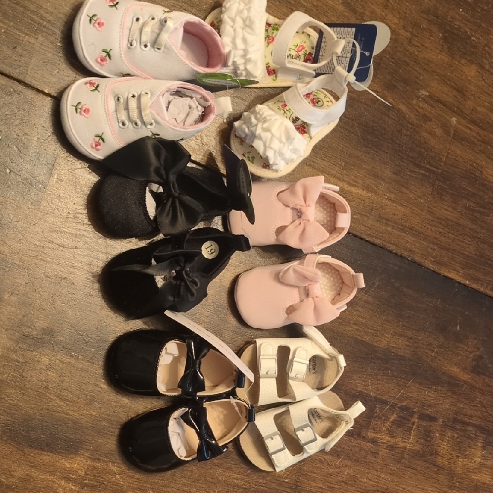 Infant Girl Shoes 0-3 Some Say Size 1